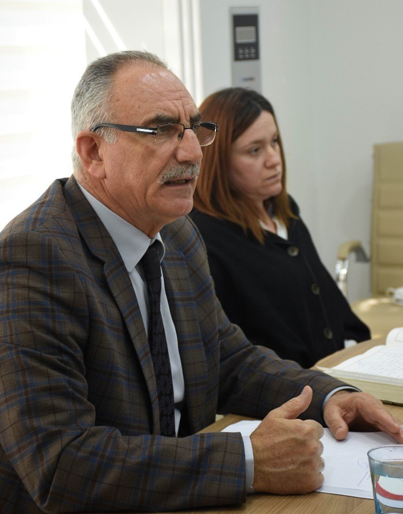 Belediye Kendi Meclis Üyesinin İş Yerini Mühürledi