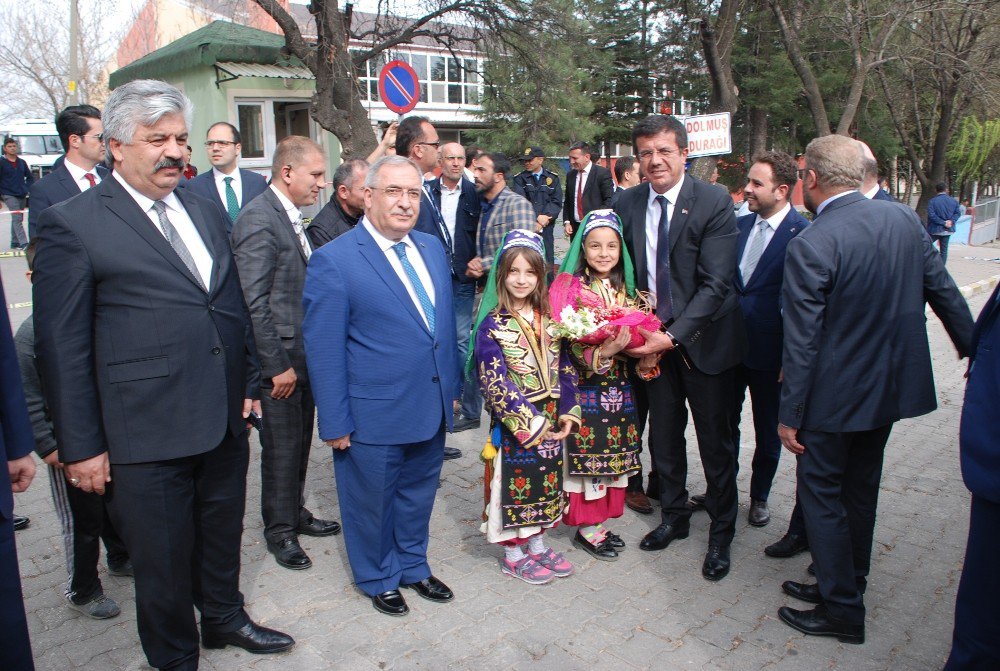 Bakan Zeybekçi Gediz’den Referandum İçin Destek İstedi