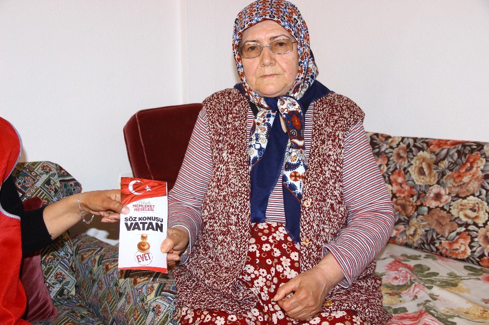 Sosyal Medyanın Yeni Fenomeni "Evetçi" Ayşe Nine