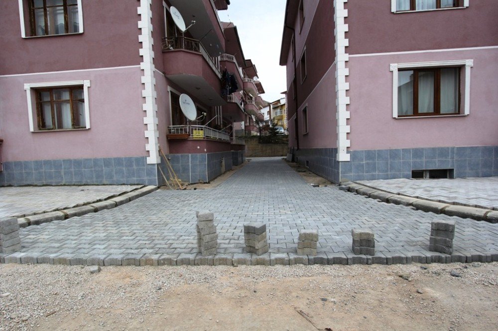 Bayburt’ta Asfalt Ve Kaldırım Çalışmaları Başladı