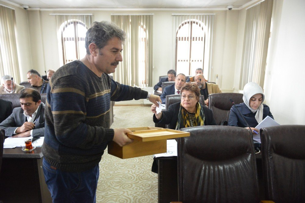 Belediye Meclisinde Kadın Üyelere Pozitif Ayrım