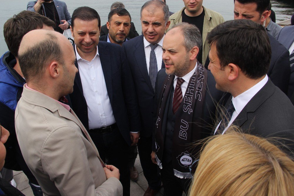 Bakan Kılıç Kordon’u Gezdi, Vatandaşla Buluştu