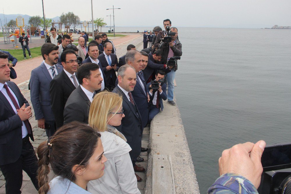 Bakan Kılıç Kordon’u Gezdi, Vatandaşla Buluştu