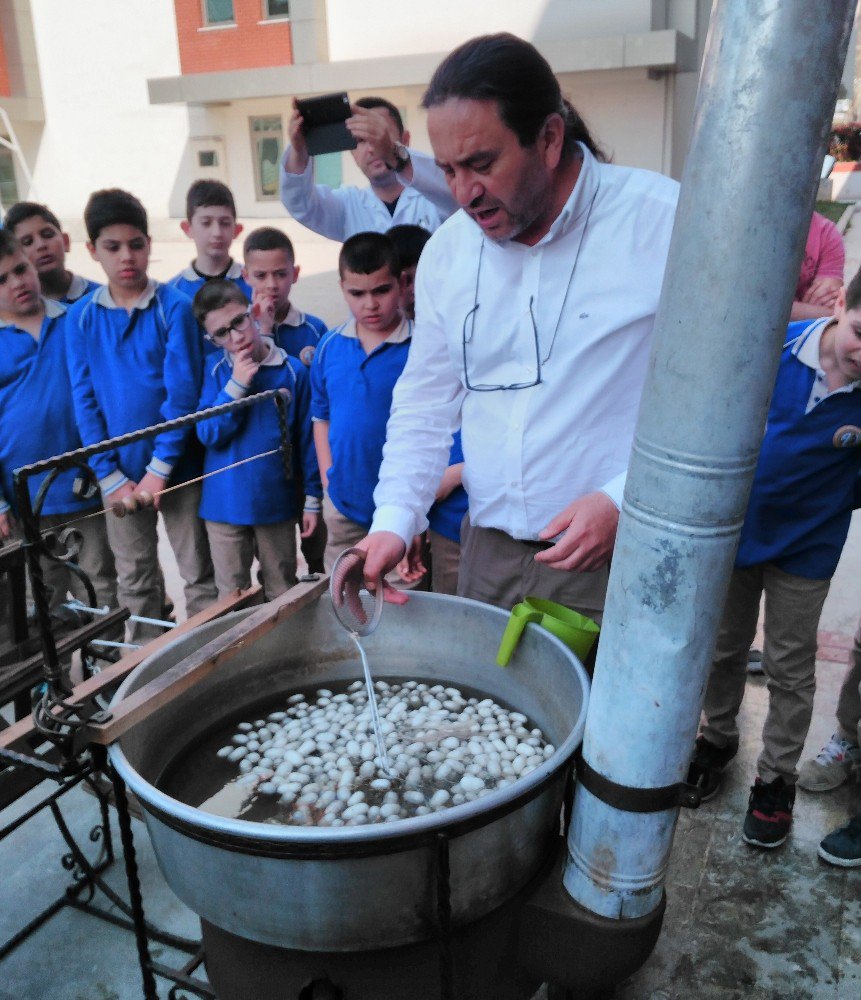 Öğrenciler İpeğin Dönüşümüne Şahit Oldu
