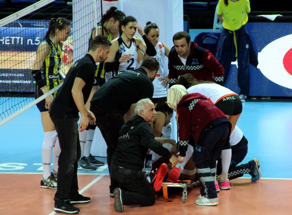 Eczacıbaşı Vitra’lı Voleybolcu Thaisa Sakatlandı