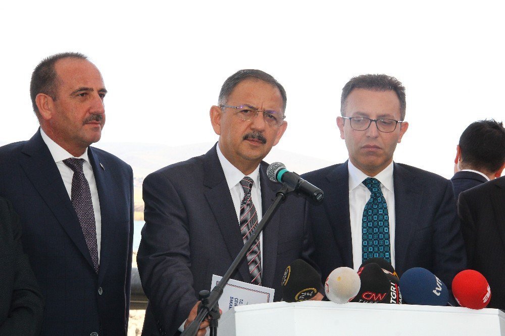 Bakan Özhaseki: "İnsan Hayatı Üzerinden Hesap Olmaz, 250 Şehidimiz Var"