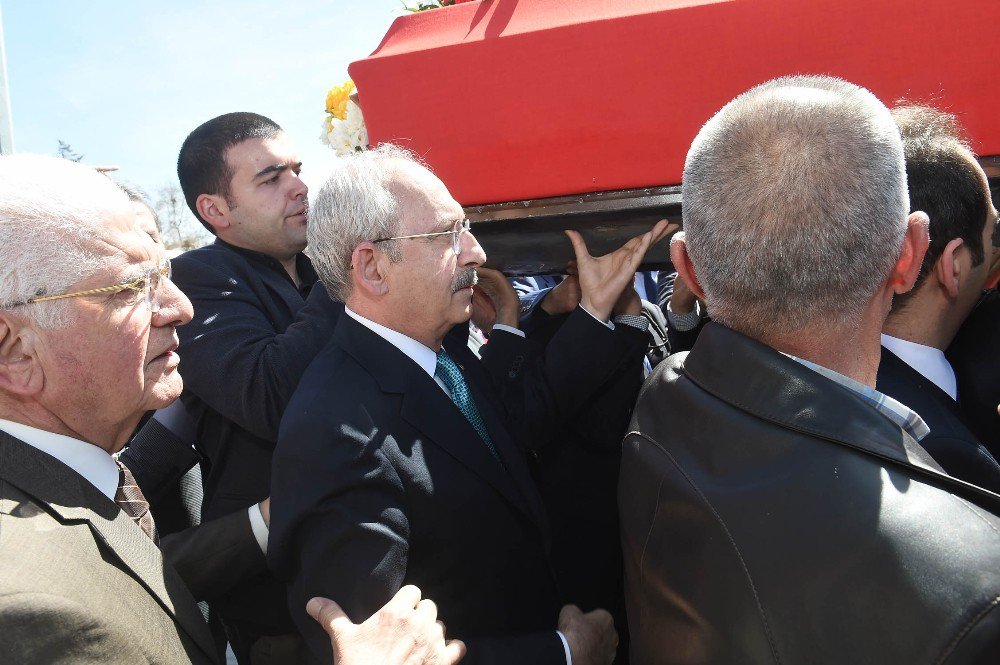 Kılıçdaroğlu, Devlet Eski Bakanı Ceyhun’un Cenaze Namazına Katıldı