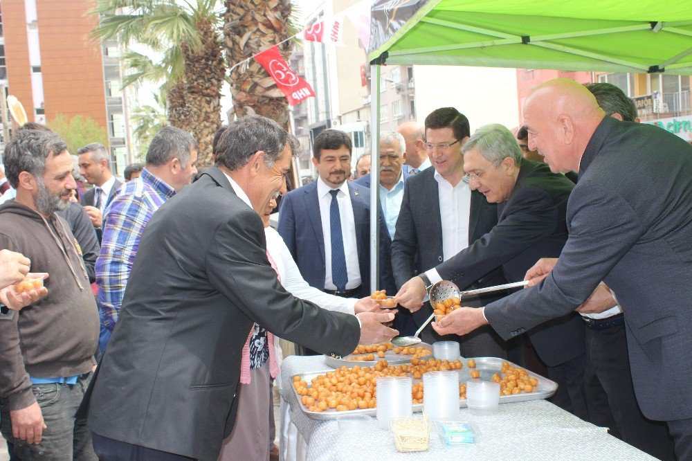 Denizli’de Mhp Lideri Alparslan Türkeş İçin Lokma Döküldü