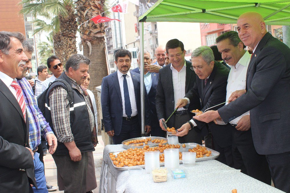 Denizli’de Mhp Lideri Alparslan Türkeş İçin Lokma Döküldü