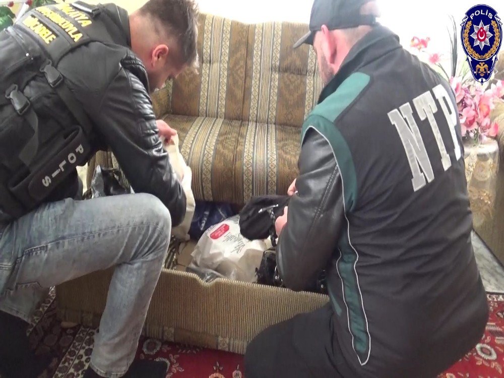 Emniyet Tarafından Yapılan Operasyonlarda Aranan 10 Şahıs Yakalandı