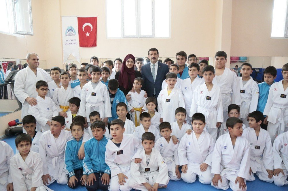 Eyyübiye Belediyesinden Üst Üste Açılışlar