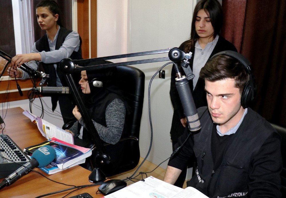 Liseli Öğrencileri, Görme Engellilerin Gözü Oldu