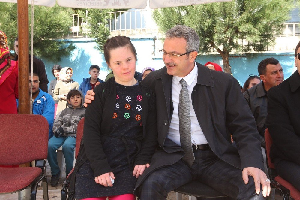 Başkan Köşker, Dünya Otizm Ve Farkındalık Günü Etkinliğine Katıldı