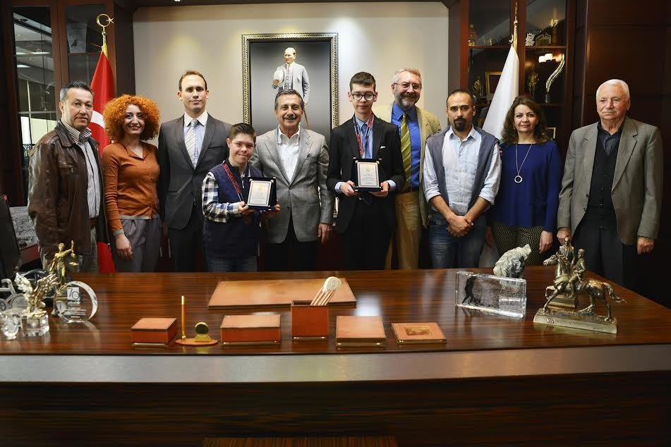 Başarılı Yüzücüler Başkan Ataç’ı Ziyaret Etti