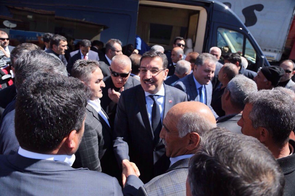 Gümrük Bakanı Tüfenkci: “15 Temmuz’da Darbeye ’Dur’ Dedik, 16 Nisan’da Milli İradeye ’Evet’ Diyeceğiz”