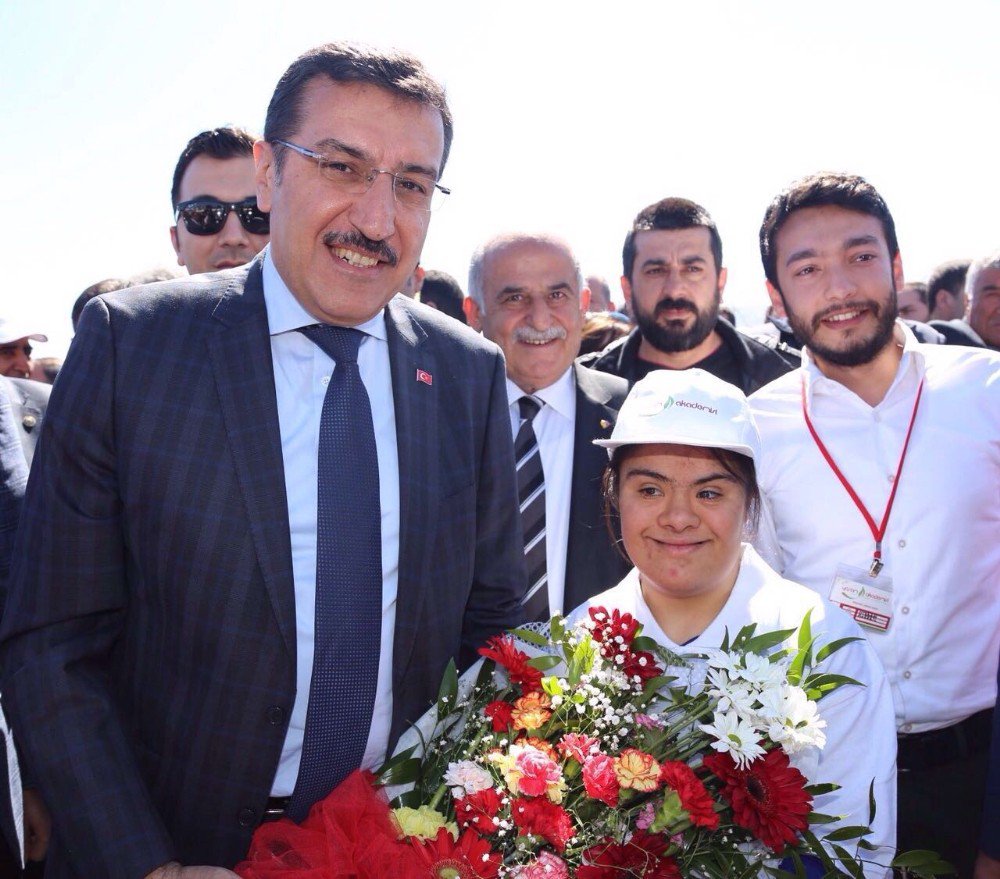 Bakan Tüfenkci: "Zihinlerdeki Ve Mekanlardaki Engeller 16 Nisan’da Kalkacak"