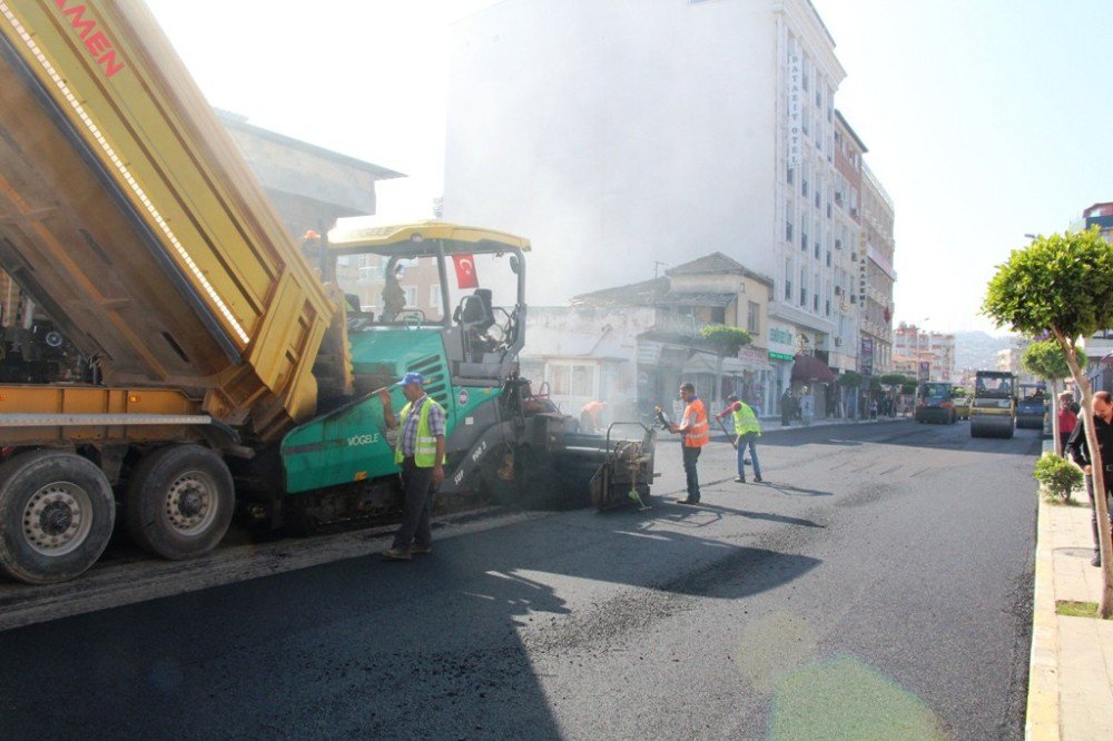 Başkan Seyfi Dingil 20 Yıldır İhmal Edilmiş Yollara Neşter Vurdu