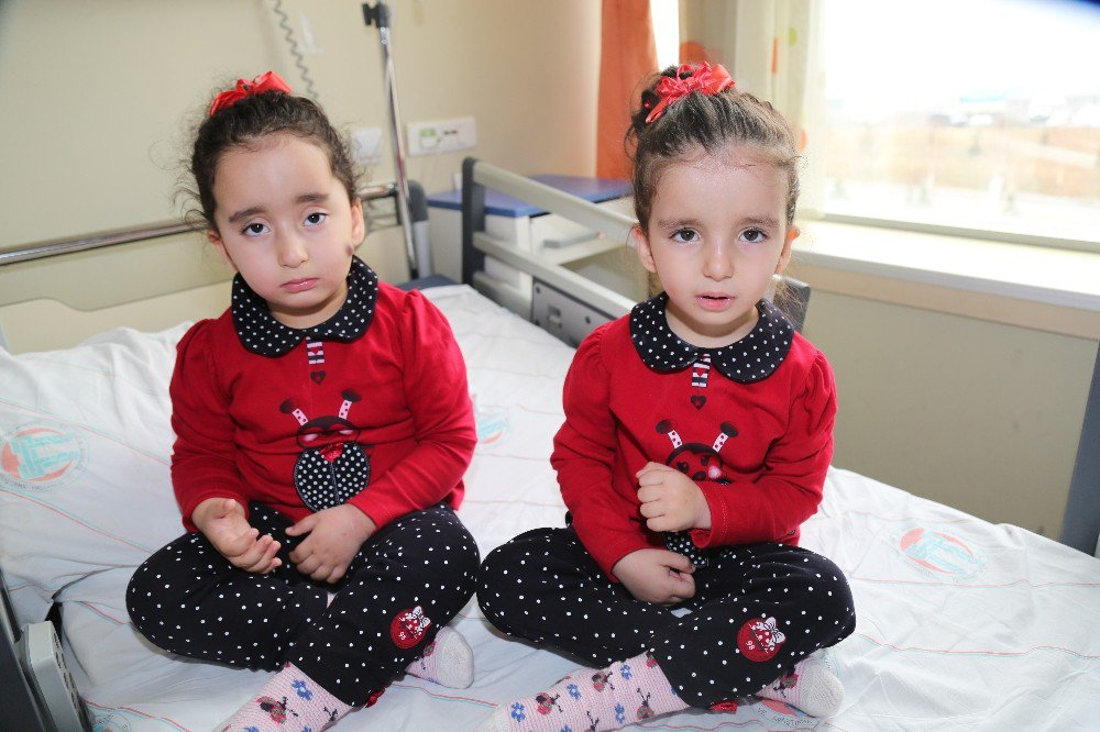 İkiz Kardeşlere Aynı Anda Geniz Operasyonu