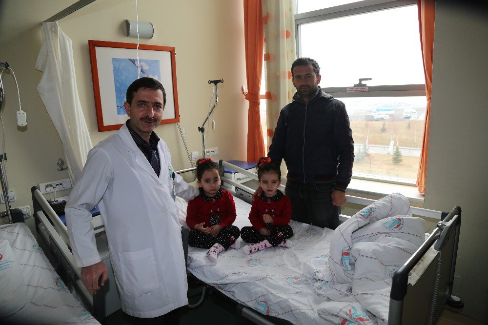 İkiz Kardeşlere Aynı Anda Geniz Operasyonu