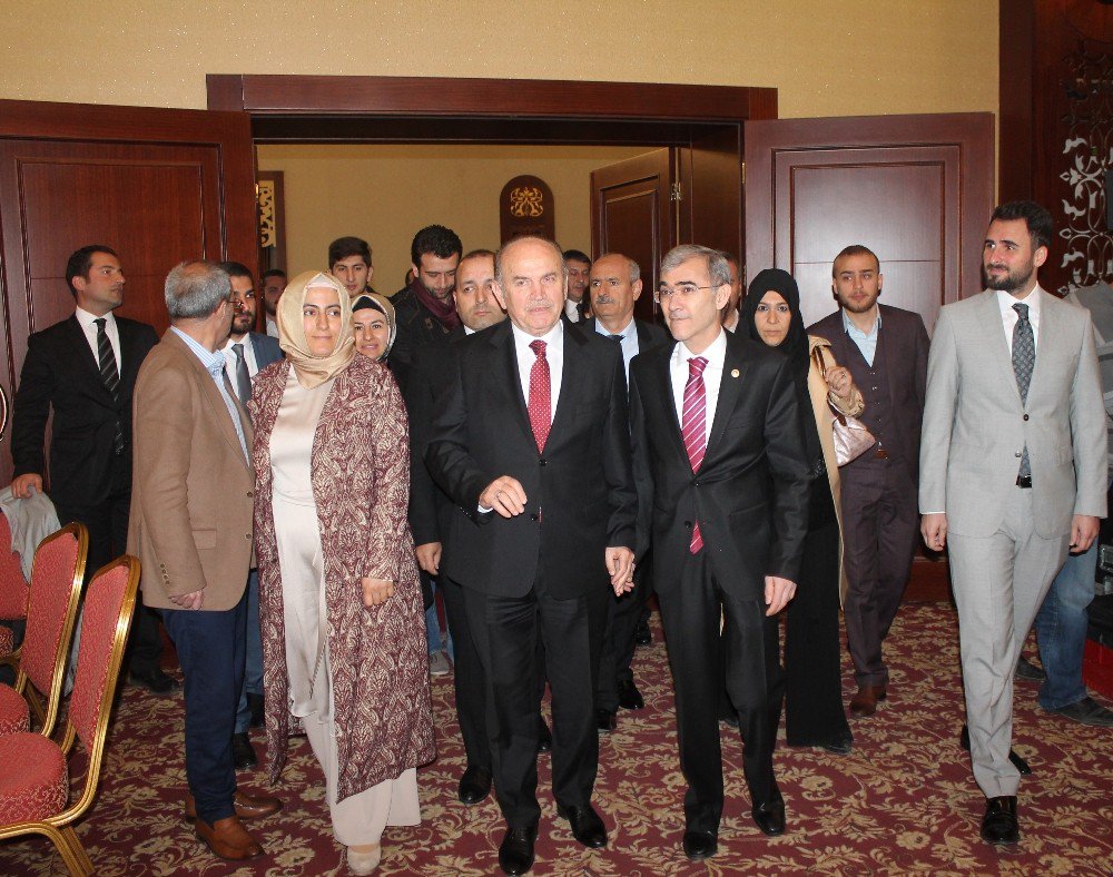 İbb Başkanı Kadir Topbaş: “Suriye’de İnsanlık Katlediliyor"