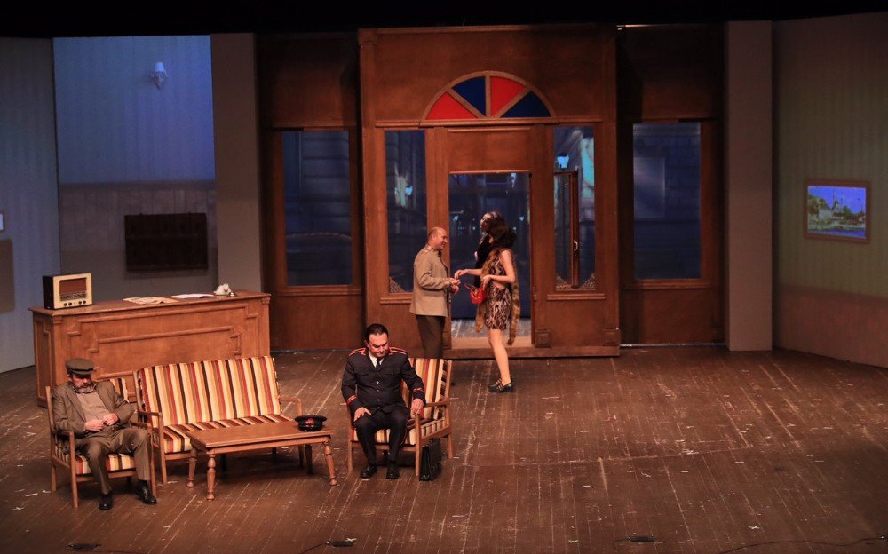 ‘Reis Bey’ Oyunun Galasına Yoğun İlgi