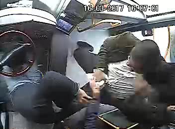 Halk Otobüsü Şoförüne Dayak