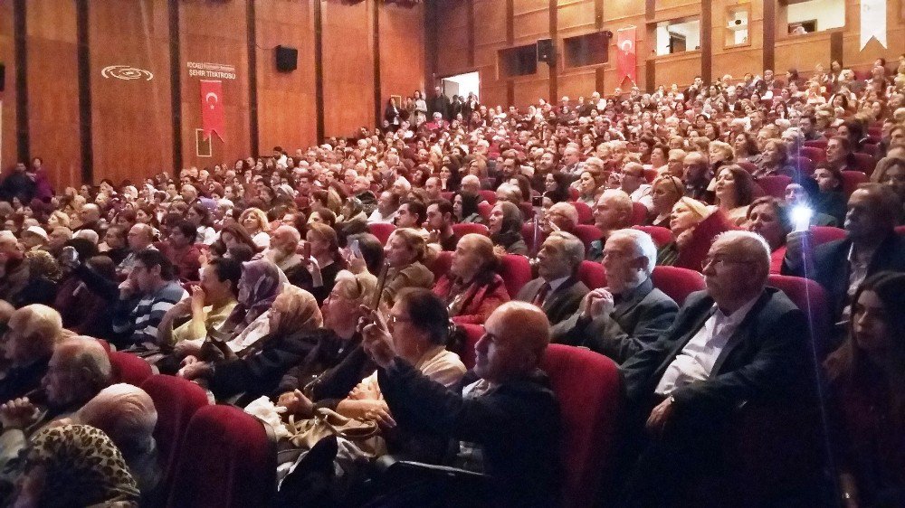 Sanat Müziği Konseri İçin Salonu Doldurdular