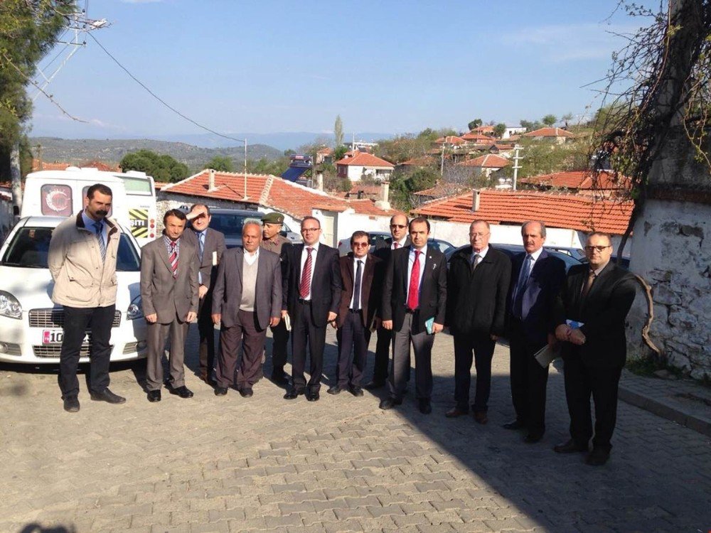 Burhaniye’ De Kaymakam Öner Okul Ziyaretlerine Devam Ediyor