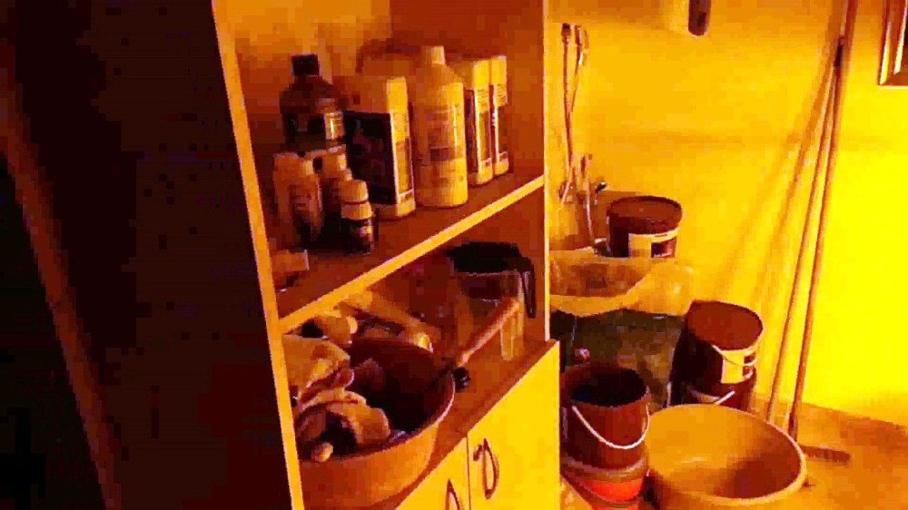 Villasını Hint Keneviri Serasına Döndürdü