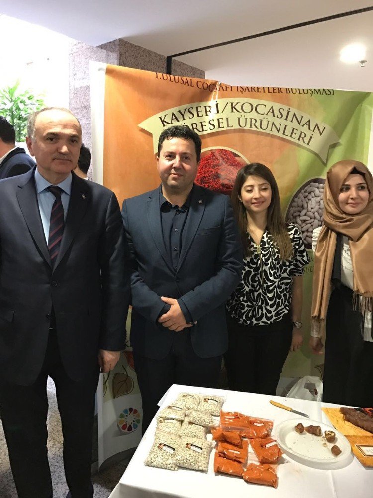 Bakan Faruk Özlü, Kocasinan Belediyesi Standında