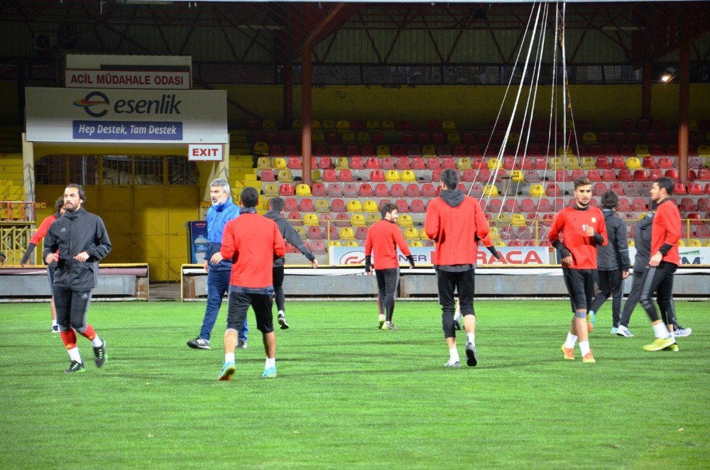 Lider Evkur Yeni Malatyaspor’da Ümrani’ye Mesaisi Başladı