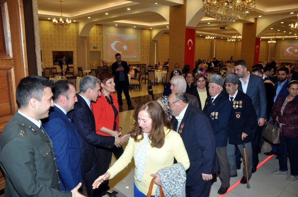 Kaymakam Küçük Şehit Aileleri Ve Gazilerle Bir Araya Geldi