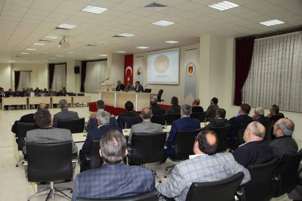 Parmaksız, “Doğru Yapanı Alkışlamaya, Eğri Yapanın Karşısında Dik Durmaya Devam Edeceğiz” Dedi