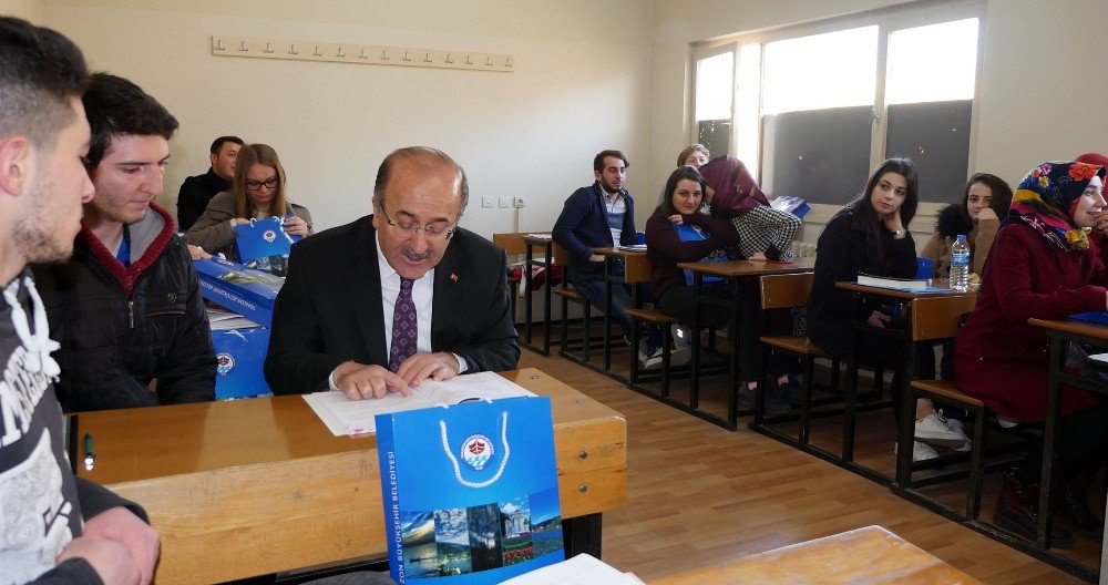 Belediye Dershanesi Başarısıyla Parmak Isırtıyor