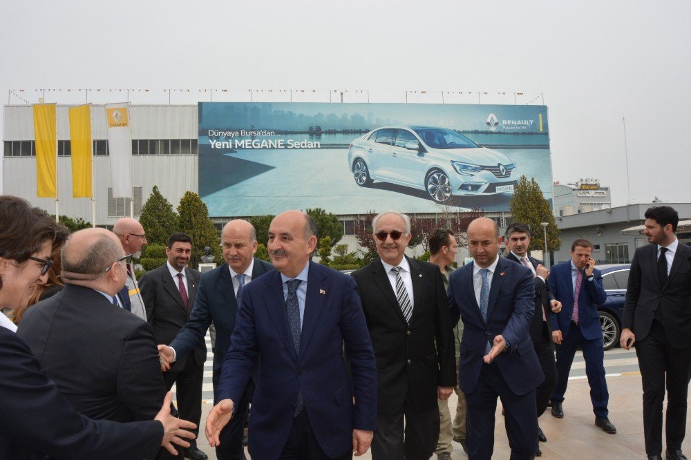 Bakan Müezzinoğlu Bursa’da Ziyaretlerde Bulundu