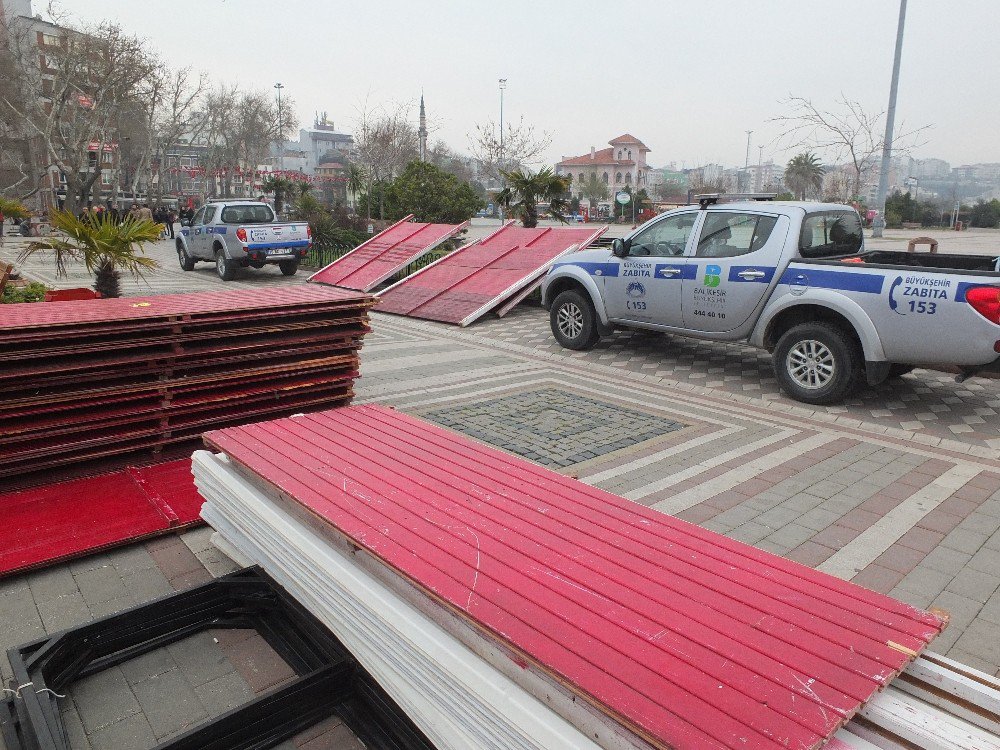 Belediye Başkanı Ve Zabıta Karşı Karşıya Geldi
