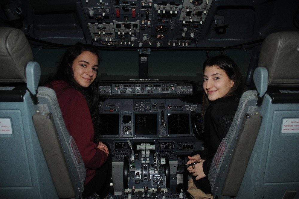 Thy Şehit Polis Ve Gazi Çocuklarını Simülatörde Uçurdu