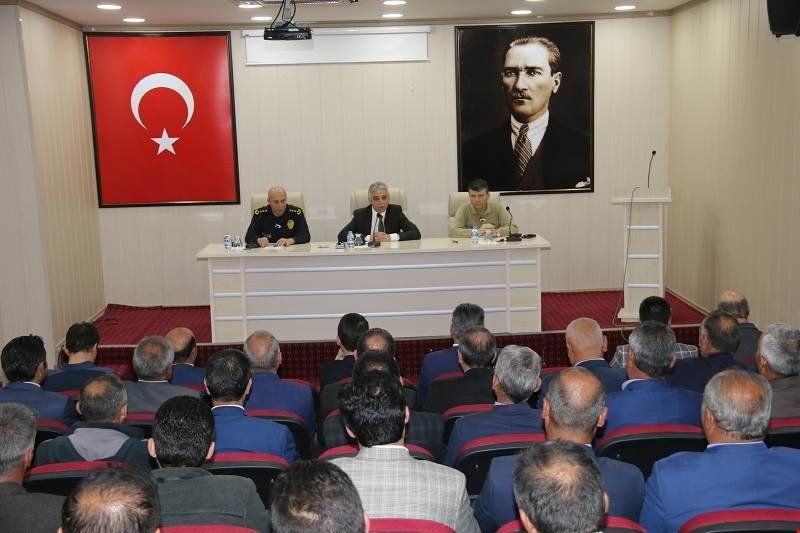 Hakkari’de Muhtarlar Toplantısı