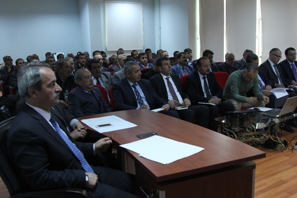 Bahçesaray’da Muhtarlar Toplantısı