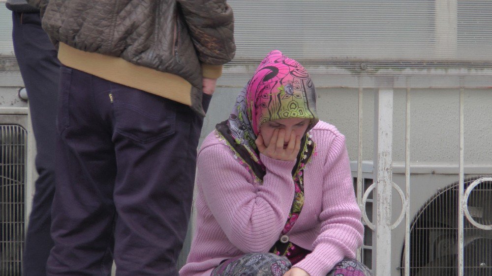 Evinin Balkonundan Düşen Kadın Hayatını Kaybetti