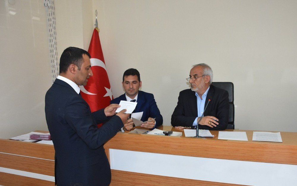 Yeşilyurt Belediye Meclisi, Encümen Üyeleri İle İhtisas Komisyon Üyelerini Belirledi