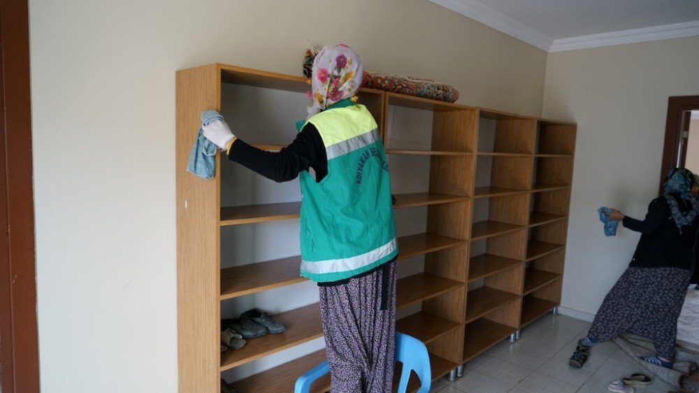 Adıyaman Belediyesinden Cem Evlerinde Temizlik Çalışması