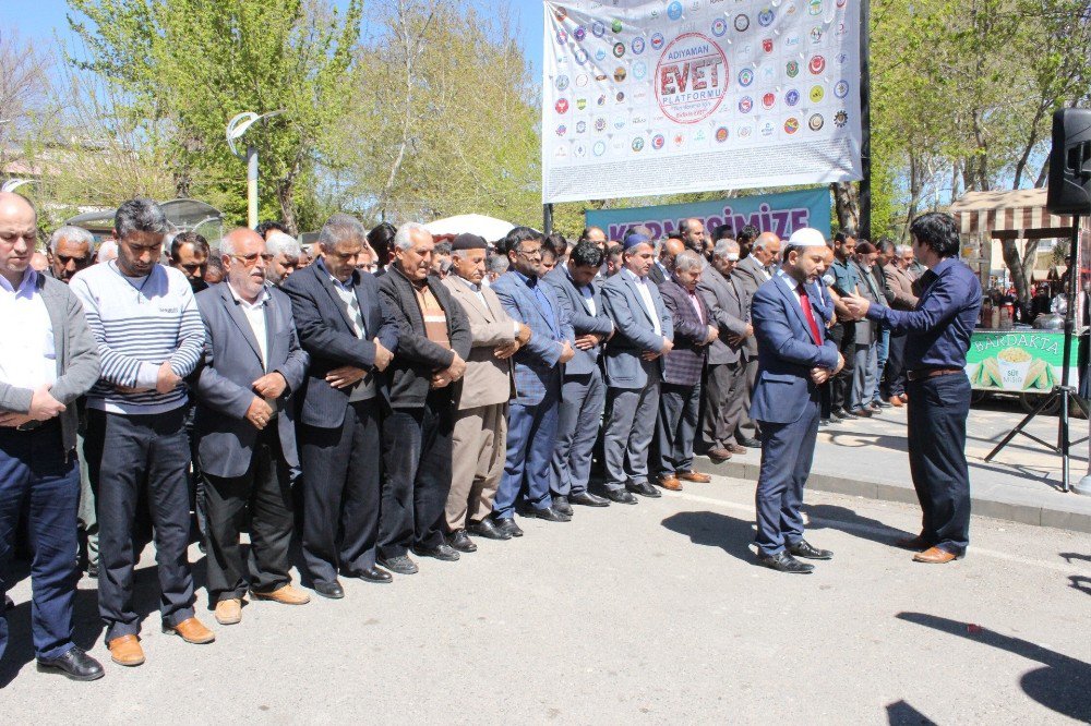 Suriye’deki Kimyasal Saldırı Protesto Edildi