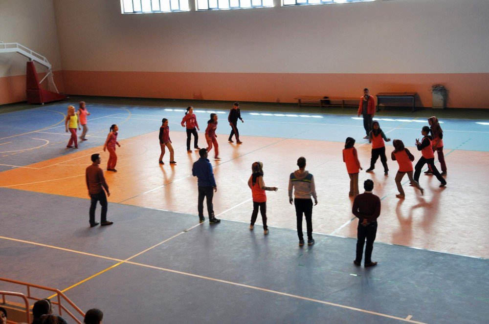 İhsaniye’de "Geleneksel Çocuk Oyunları Şenliği” Düzenlendi