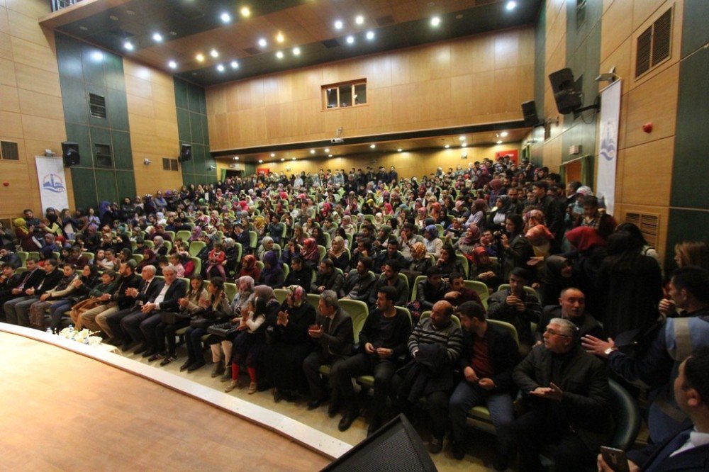 ‘Demokrasi Destanı’ Salona Ve Fotoğraflara Sığmadı