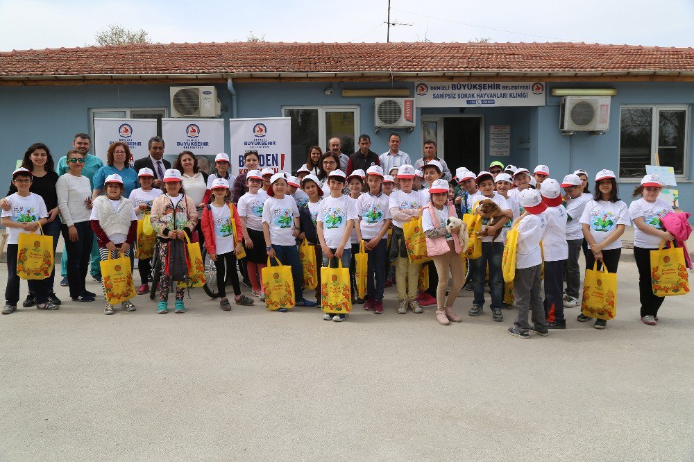 Denizli’de “Sokak Hayvanımı Resimliyorum” Sergisi