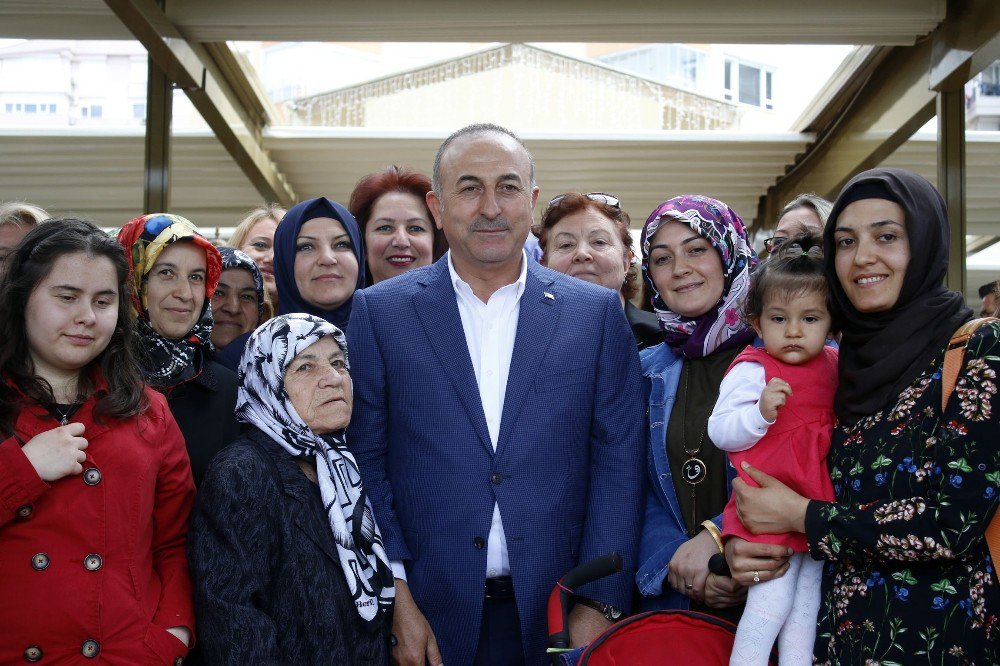 Çavuşoğlu’na ‘Bir Başkadır Memleketim’ Şarkısıyla Karşılama