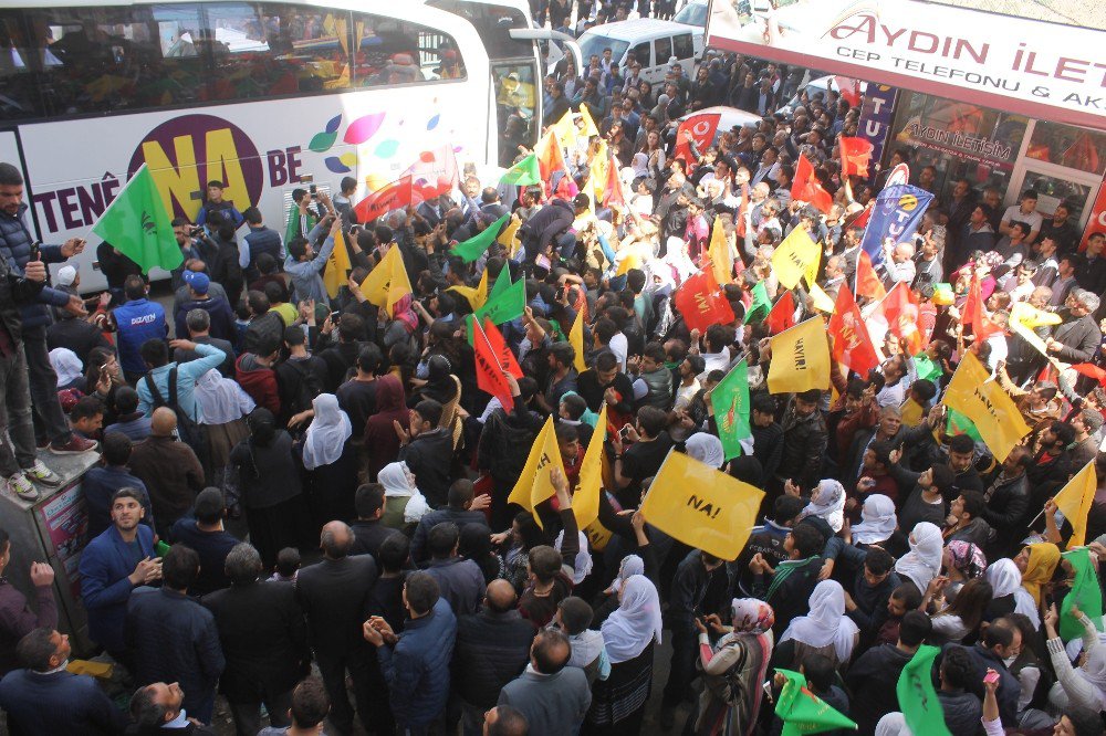 Hdp Binasının Açılışında Yasa Dışı Slogana Polis Engeli