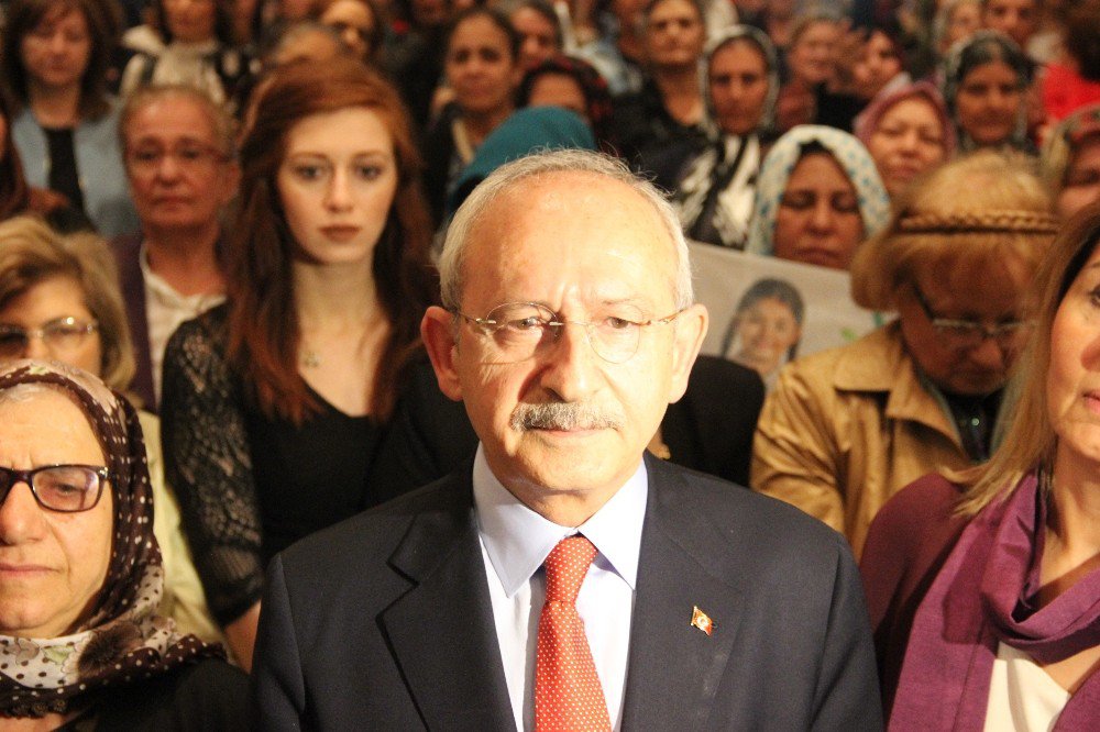 Chp Lideri Kılıçdaroğlu, Kadınlarla Bir Araya Geldi