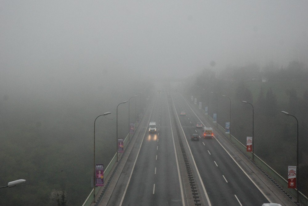 İstanbul Güne Sisle Uyandı